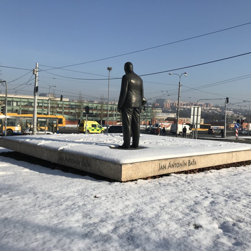 Podstavec památníku bratří Baťových